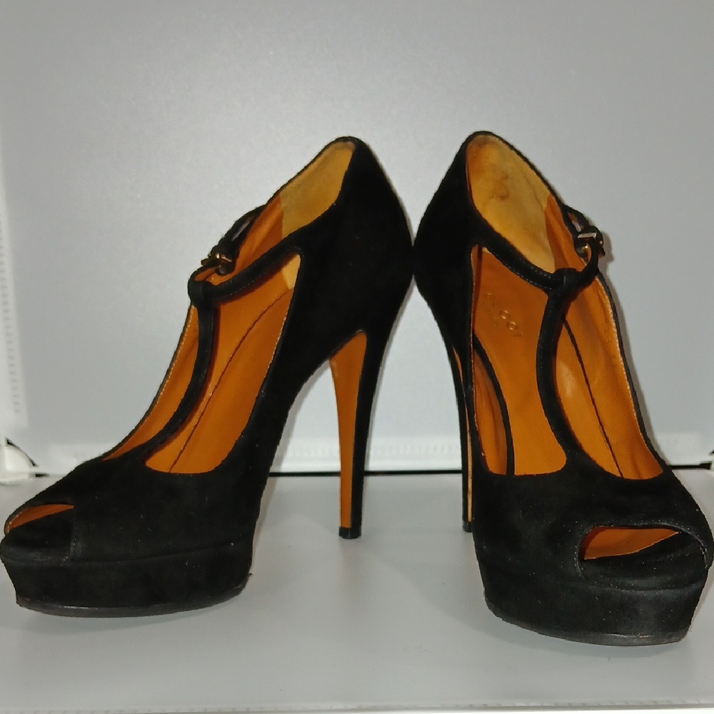 Gucci Black Stiletto Heels with Slingback